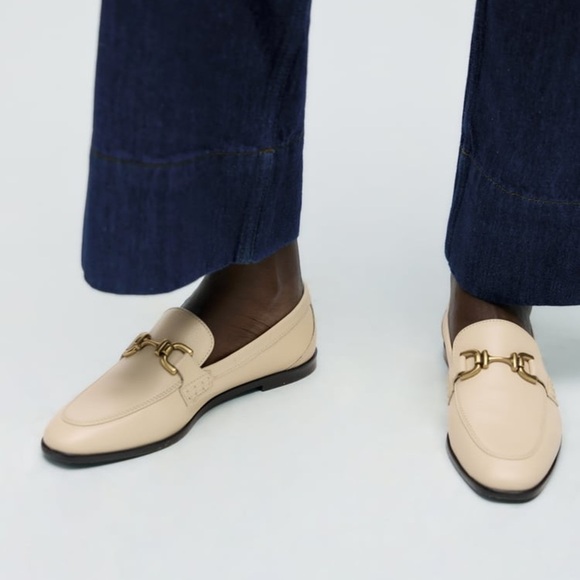 NWT. Zara Cream Soft Leather Loafers with Metal Buckle. Size 8. - Picture 5 of 10